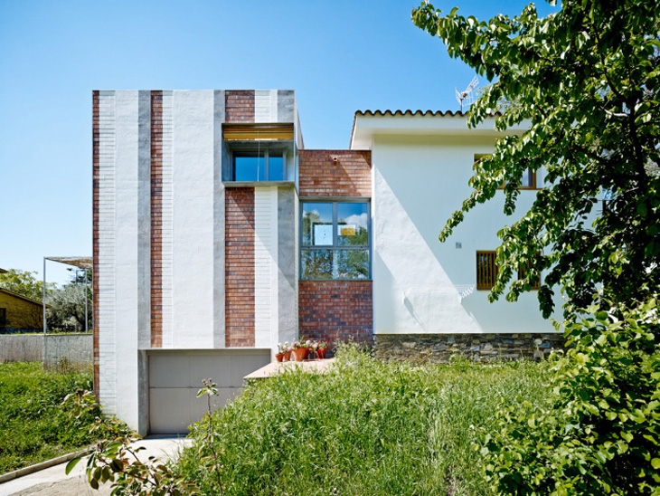 Archisearch BACH ARCHITECTS REMODELATION OF A SUMMER HOUSE