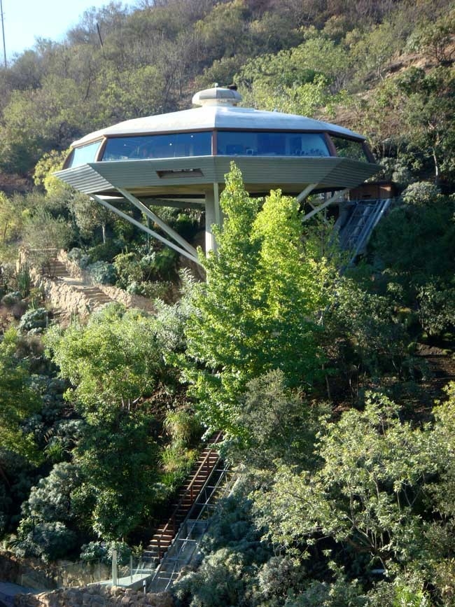 Archisearch SHAPED BY THE FUTURE: JOHN LAUTNER'S CHEMOSPHERE HOUSE