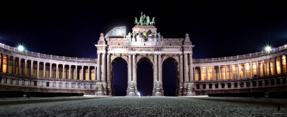 Archisearch - Electrolux Cube στην κορυφή της Arc de Triomphe, Parc du Cinquantenaire (c) Park Associati