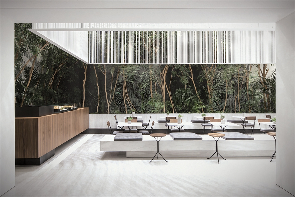 Archisearch - KOIS ASSOCIATED ARCHITECTS DESIGN THE ASTONISHING CYCLADIC CAFÉ & SHOP