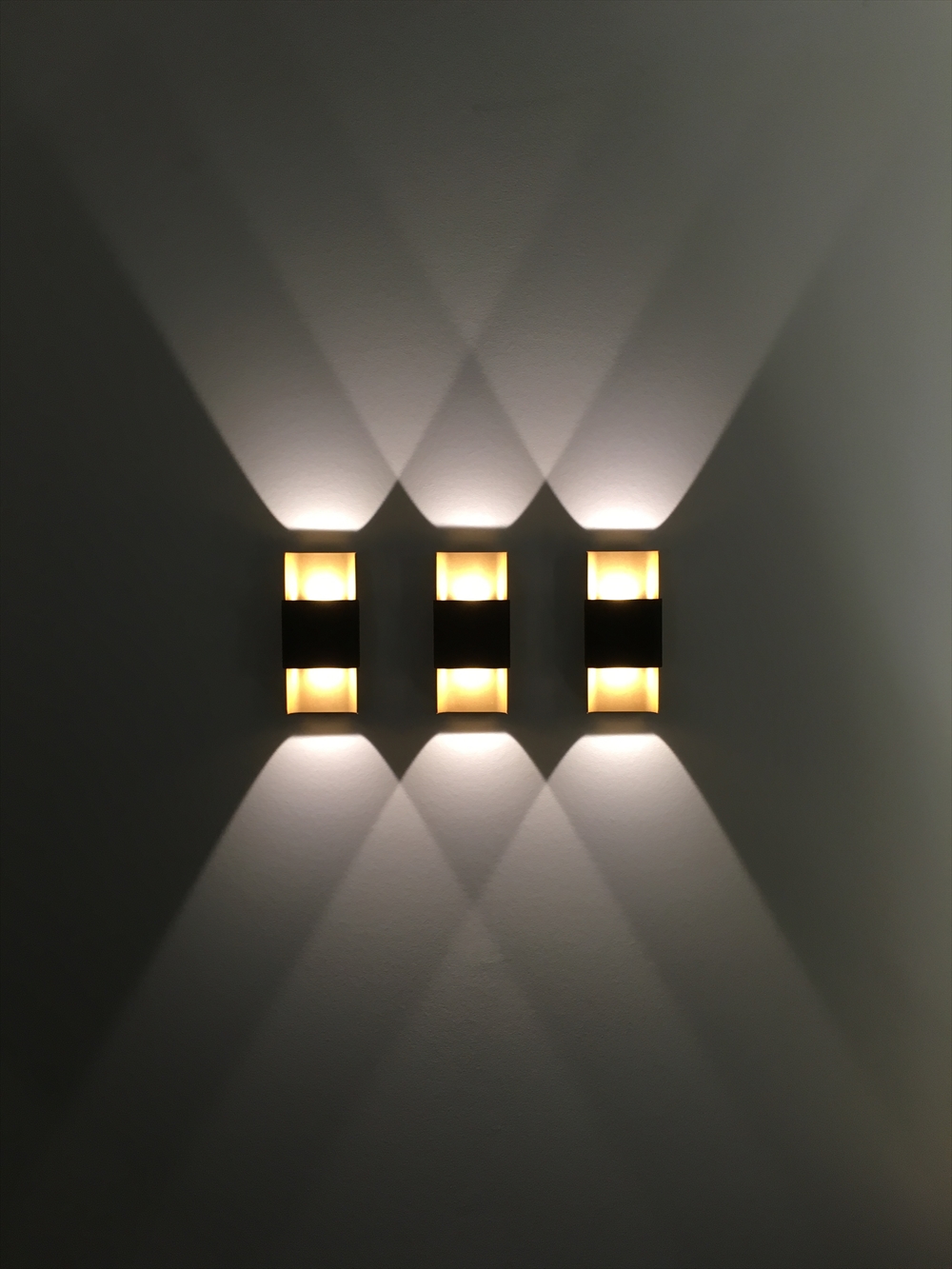 Archisearch - Delta light _ wall lights