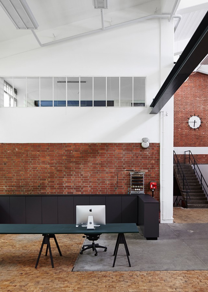 Archisearch HALLE A: STUDIO, WORKPLACE AND LIVING PLACE INTERIOR DESIGN BY DESIGNLIGA