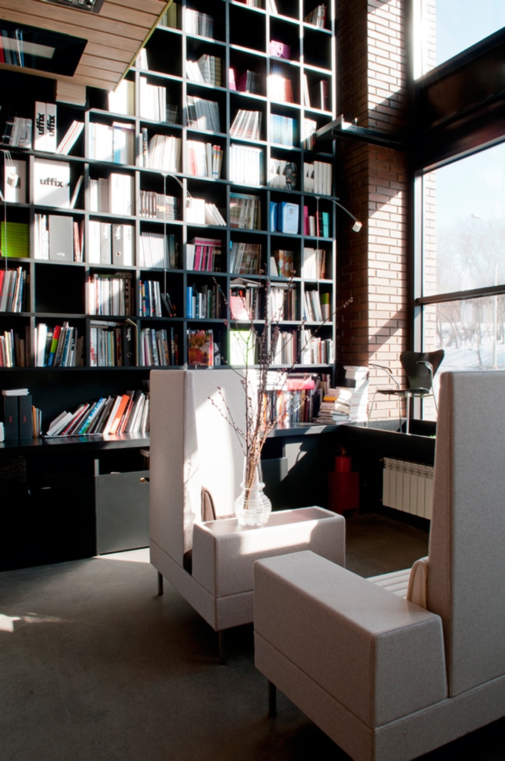Archisearch - More pictures:  Library area. A library occupies the whole wall from floor to ceiling, its height is 6m.