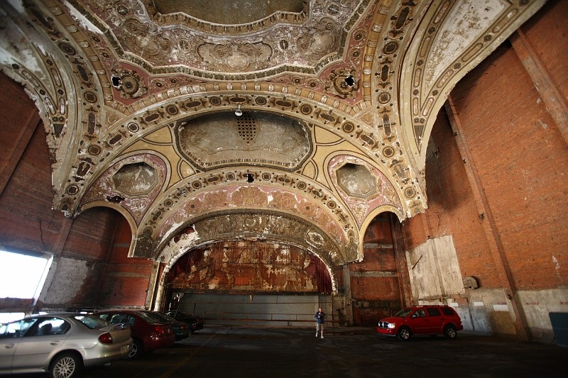 Archisearch - Το Θέατρο του 1929 που έγινε πάρκινγκ στο Μίσιγκαν.