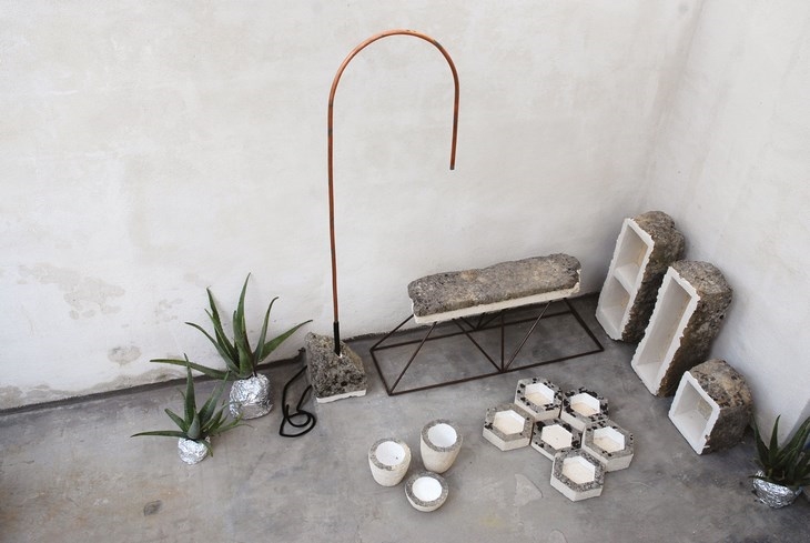 Archisearch - COSMA FRASCINA CARVES CALCARENITE SERIES USING ONLY HIS HANDS AND TRADITIONAL TOOLS