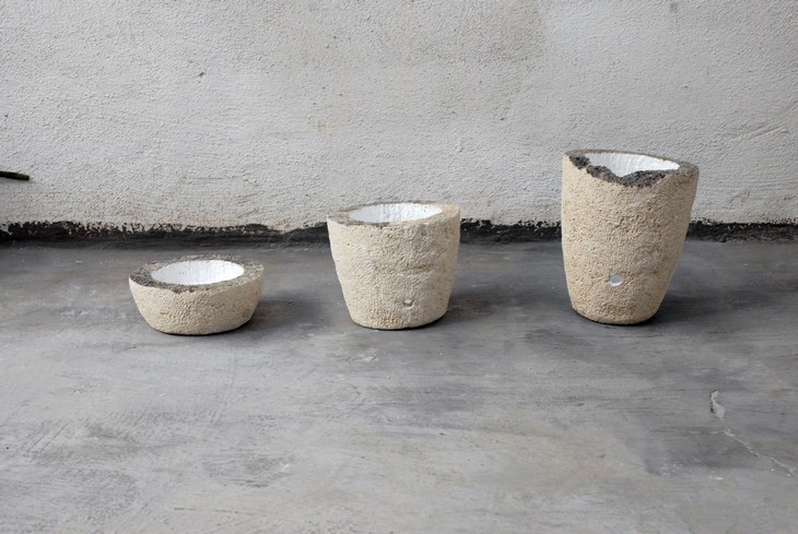 Archisearch COSMA FRASCINA CARVES CALCARENITE SERIES USING ONLY HIS HANDS AND TRADITIONAL TOOLS