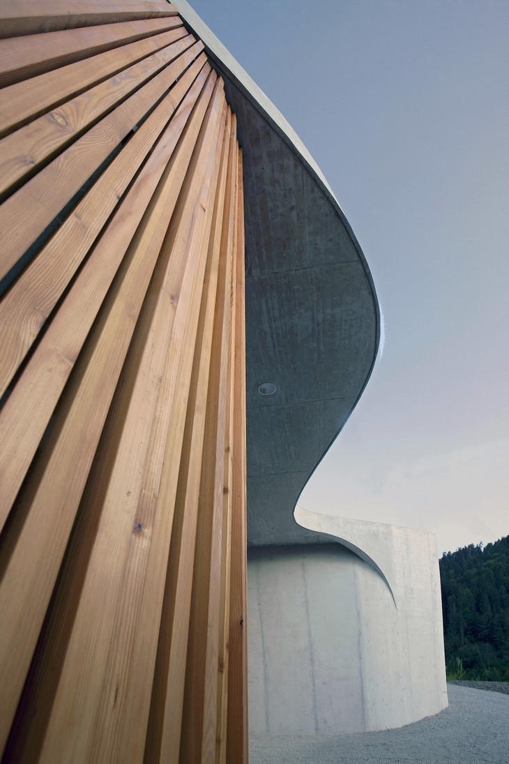 Archisearch THE CURVED GRACE OF FAREWELL CHAPEL BY OFIS ARHITEKTI