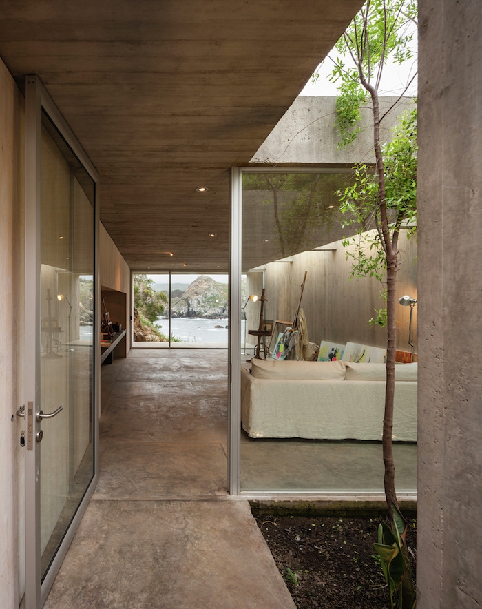 Archisearch A PAINTER'S STUDIO IN LOS VILOS, CHILE BY FELIPE ASSADI & FRANCISCA PULIDO