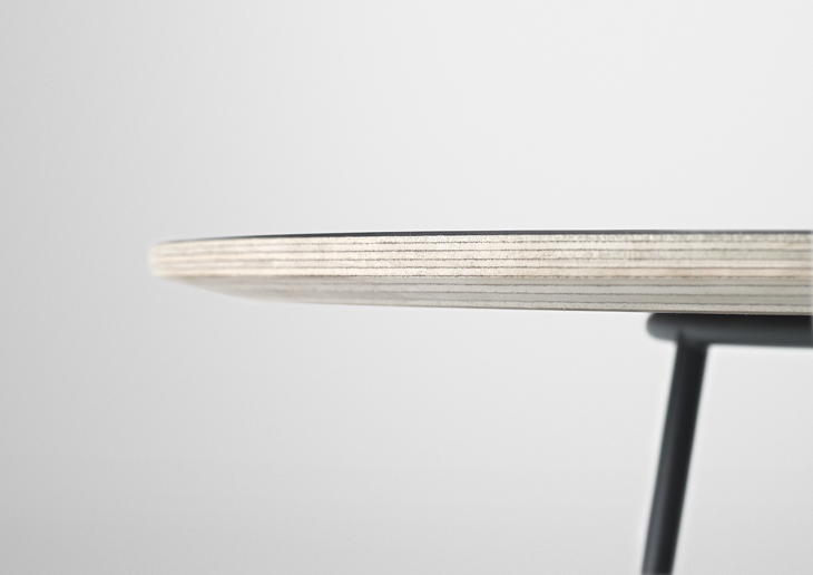 Archisearch FIBER CHAIR BY ISKOS-BERLIN AND AIRY TABLE BY CECILIE MANZ FOR MUUTO