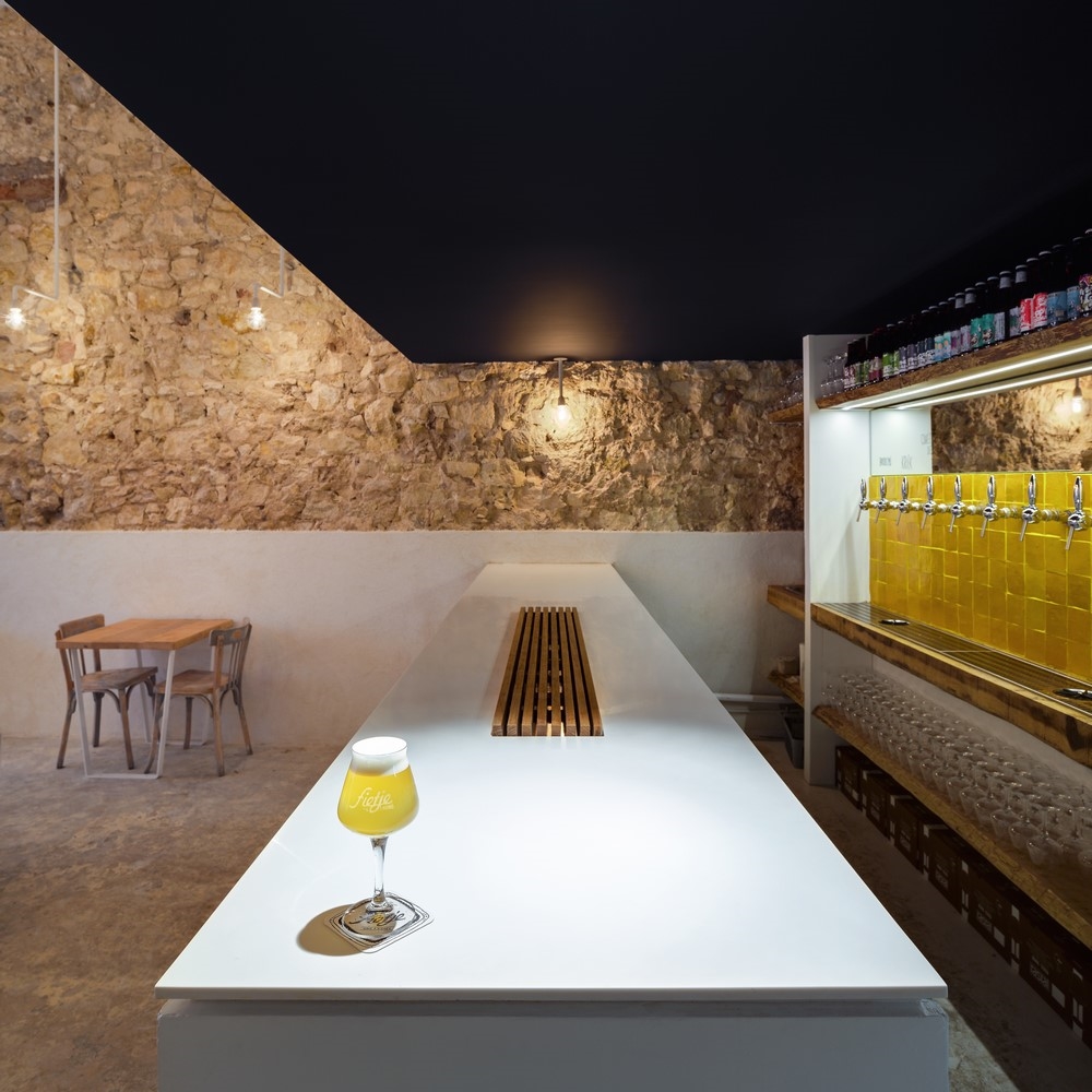 Archisearch FIETJE: A BEER BAR OF SIMPLICITY & ELEGANCE / BERTRAND GUILLON ARCHITECTURE