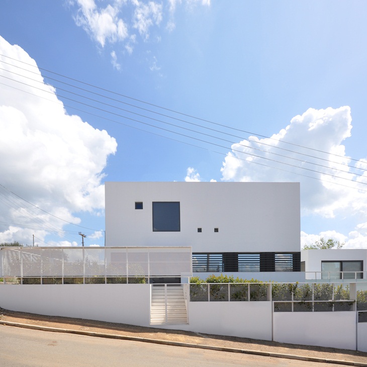 Archisearch - Frame Sequence House, Αγρίνιο / Γιάννης Καραχάλιος