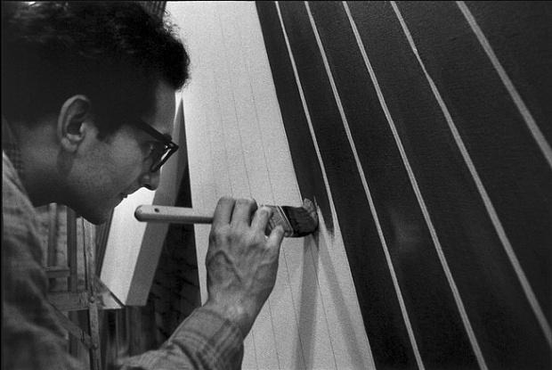 Archisearch - Frank Stella painting in 1964 /  Photograph by Ugo Mulas