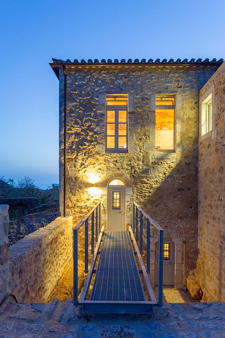 Archisearch - RECONSTRUCTION OF A STONE HOUSE | hhharchitects 