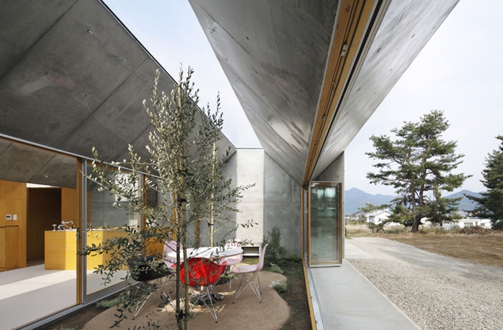 Archisearch OUTSIDE IN BY TAKESHI HOSAKA ARCHITECTS