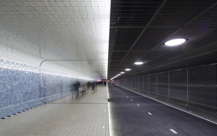 Archisearch BENTHEM CROUWEL INSTALL AN 80.000 TILE MURAL IN AMSTERDAM'S CENTRAL STATION