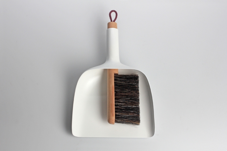 Archisearch - Sweeper and Dustpan by Jan Kochanski