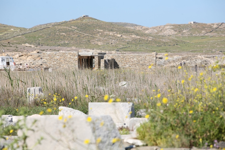 Archisearch - Ticket office and shop for the archaeological site of Delos, 2003. Photograph: Yannis Kizis