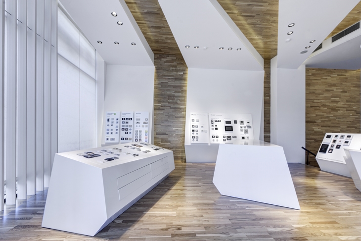 Archisearch - LEGRAND SHOWROOM / GOLDEN RATIO