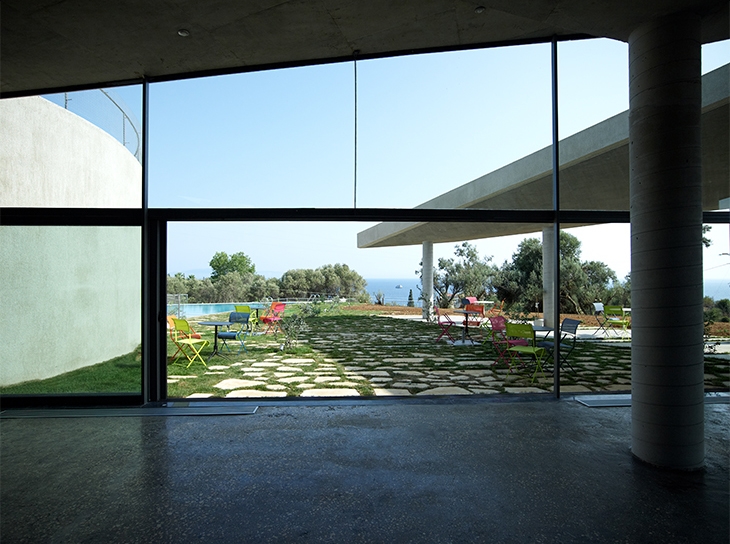 Archisearch LEIVATHO HOTEL / LEONIDAS PAPALAMPROPOULOS