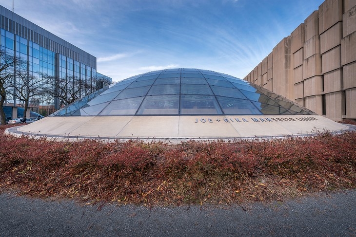 Archisearch PYGMALION KARATZAS CAPTURES THE MANSUETO LIBRARY IN THE UNIVERSITY OF CHICAGO