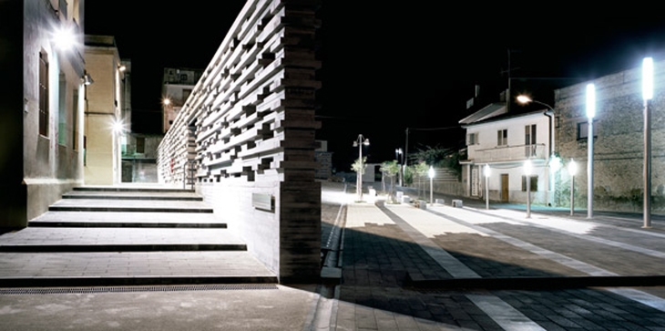 Archisearch - Photo by Marco Navarra, NOWA / http://www.studionowa.com/in_project/regular/piazza/piazza.html 