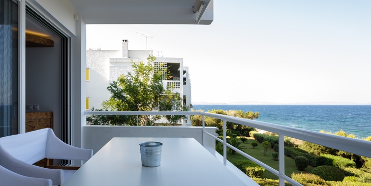 Archisearch - FROM ONE GENERATION TO THE NEXT: KIPSELI ARCHITECTS RENOVATE A SUMMER APARTMENT IN MATI, ATTICA