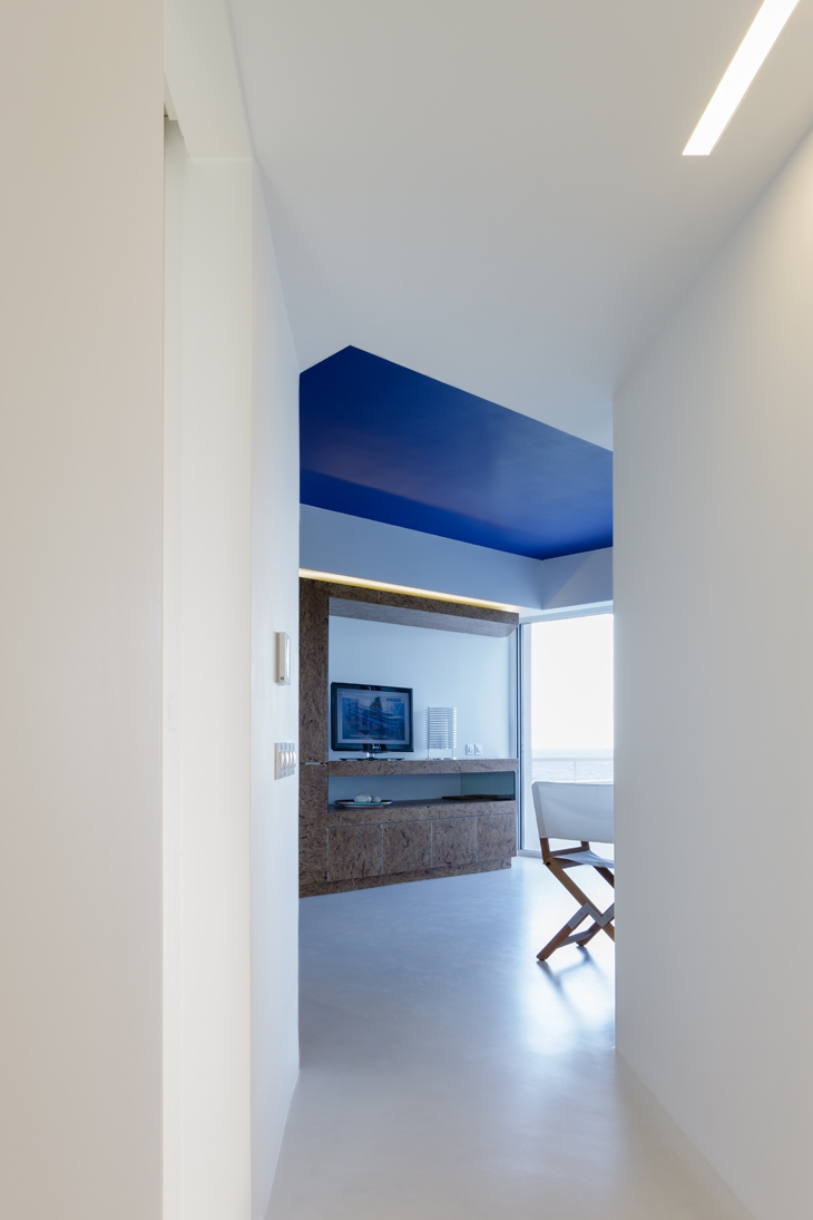Archisearch - Apartment in Mati / Kipseli Architects / Photography by George Messaritakis