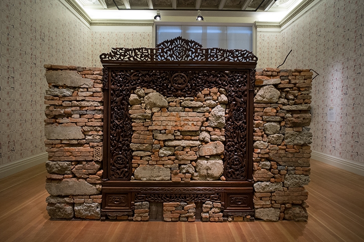 Archisearch - Souvenir from Shanghai, 2014  Concrete and brick rubble from Ai Weiwei’s destroyed Shanghai Studio, rosewood bedframe from Qing Dynasty (1644-1911) 380 × 170 × 260 cm  (c) Ai Weiwei. Foto (c) Mathias Völzke