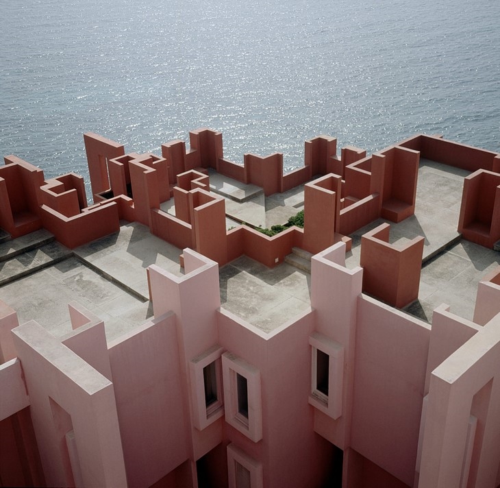 Archisearch - La Muralla Roja / Ricardo Bofill - Taller De Arquitectura