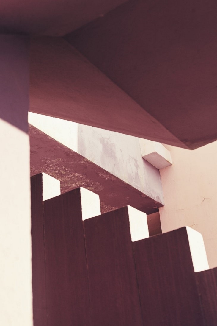 Archisearch THE ETERNAL SUMMER OF LA MURALLA ROJA / RICARDO BOFILL - TALLER DE ARQUITECTURA