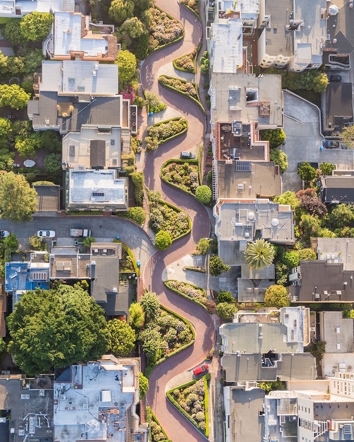 Archisearch - Lombard Street, San Francisco, United States / Image source: Toby Harriman