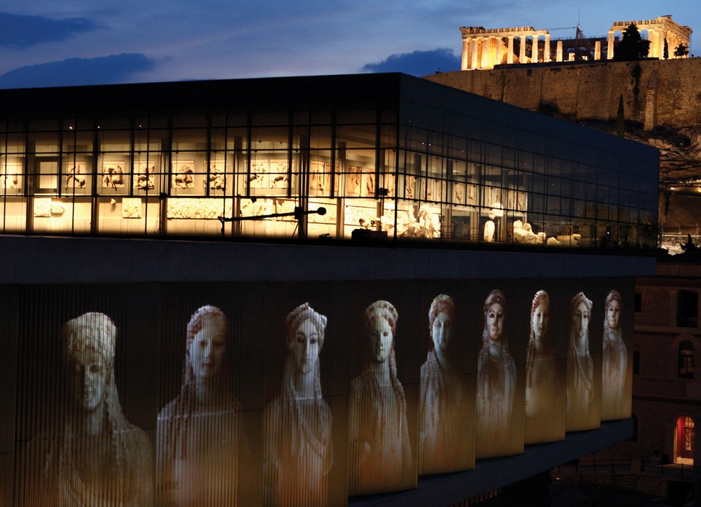 Archisearch Θυμόμαστε ξανά την φαντασμαγορική τελετή εγκαινίων του Νέου Μουσείου Ακρόπολης με αφορμή την επέτειο δύο ετών