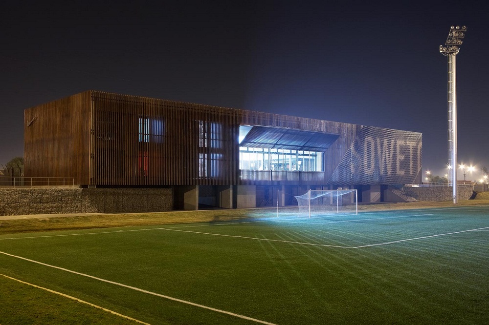 Archisearch NIKE FOOTBALL TRAINNING CENTRE / 2010 / SOWETO / SOUTH AFRICA