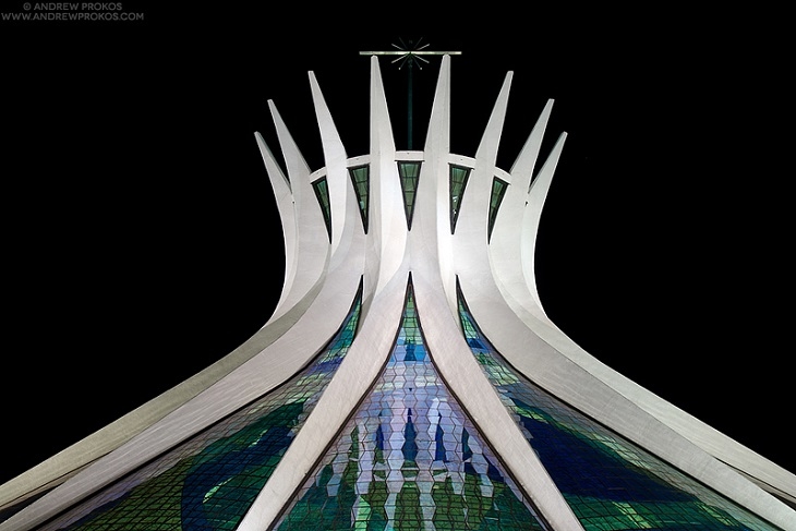Archisearch ANDREW PROKOS WINS THE 2013 INTERNATIONAL PHOTOGRAPHY AWARDS WITH THE SERIES 'NIEMEYER'S BRASILIA'