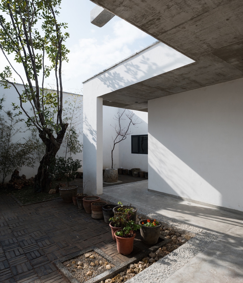 Archisearch Between Meditation & Art: A Painter's House in China by Zhaoyang Architects
