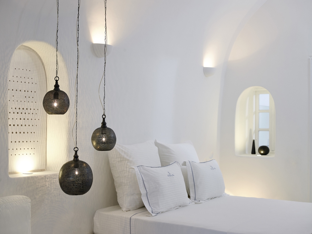 Archisearch 1864 THE SEA CAPTAIN'S HOUSE / 'CAVE SUITE' IN SANTORINI / PATSIOS ARCHITECTURE & CONSTRUCTION / PHOTOGRAPHY BY VANGELIS PATERAKIS