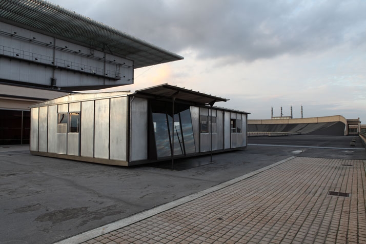 Archisearch - Metropole aluminum house, ca. 1949, metal aluminum and wood 8x12 m, 26,2x 39,4 feet rebuilt on the test track atop the Lingotto, Turin, Italy photo Courtesy of Galerie Patrick Seguin