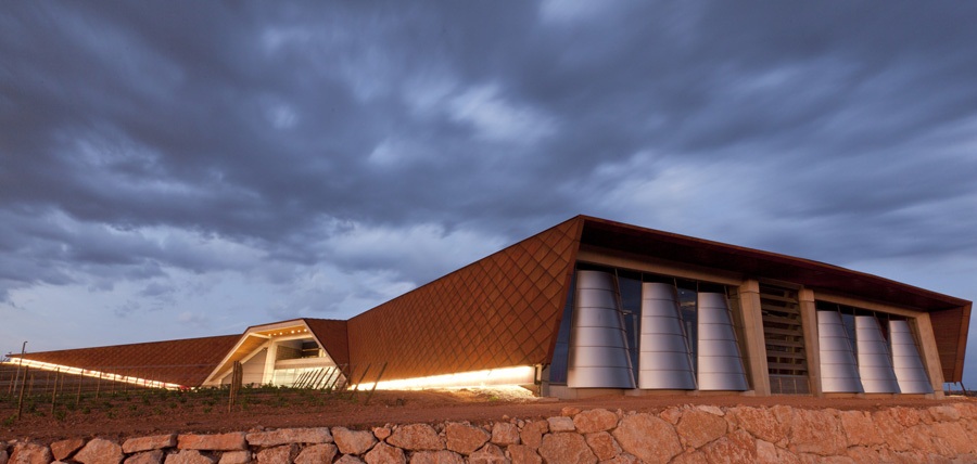 Archisearch - RIBA Award για τα Οινοποιεία Portia, σχεδιασμένα από τον Sir Norman Foster 