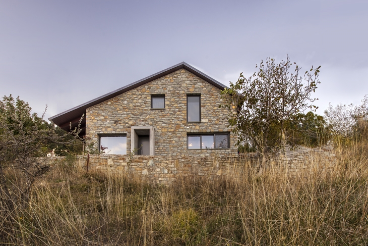 Archisearch - PROUSSOS RESIDENCE, EVRITANIA / ELENA KAPOMPASOPOULOU & ACHILLEAS KAKKAVAS