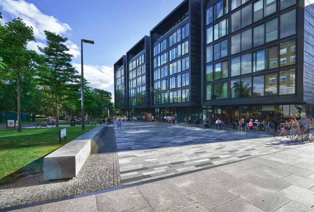 Archisearch QUARTERLMILE BY FOSTER+PARTNERS PHOTOGRAPHED BY PYGMALION KARATZAS