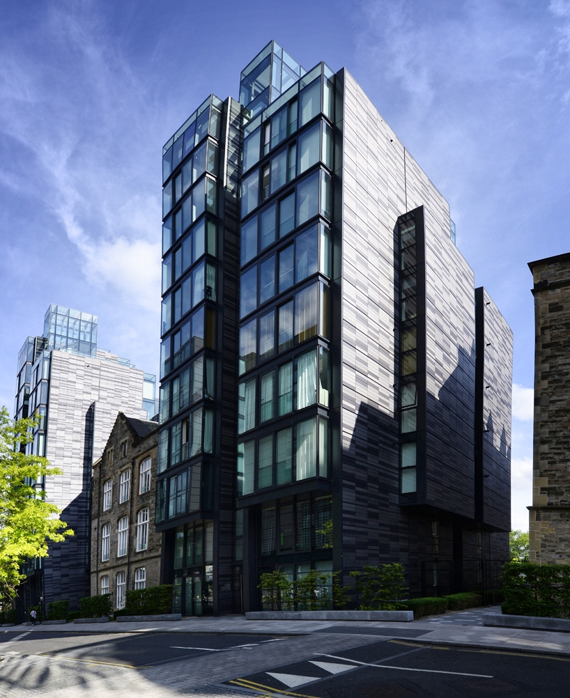 Archisearch QUARTERLMILE BY FOSTER+PARTNERS PHOTOGRAPHED BY PYGMALION KARATZAS