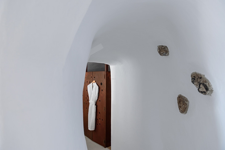 Archisearch SOLSTICE LUXURY SUITES IN OIA, SANTORINI / DIMITRA RAFA