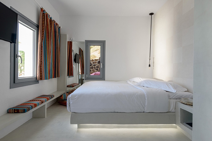 Archisearch SOLSTICE LUXURY SUITES IN OIA, SANTORINI / DIMITRA RAFA