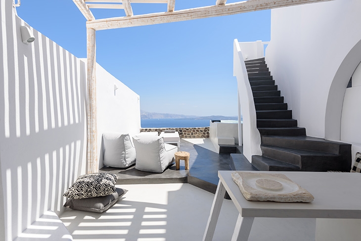 Archisearch - SOLSTICE LUXURY SUITES IN OIA, SANTORINI / DIMITRA RAFA