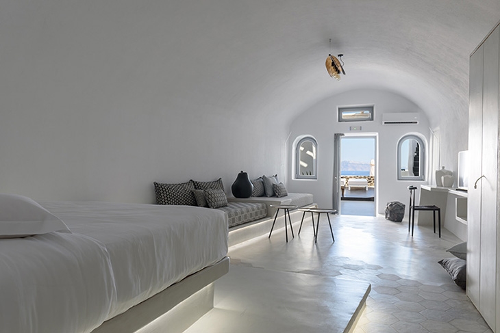 Archisearch SOLSTICE LUXURY SUITES IN OIA, SANTORINI / DIMITRA RAFA