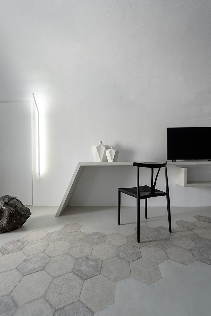 Archisearch SOLSTICE LUXURY SUITES IN OIA, SANTORINI / DIMITRA RAFA