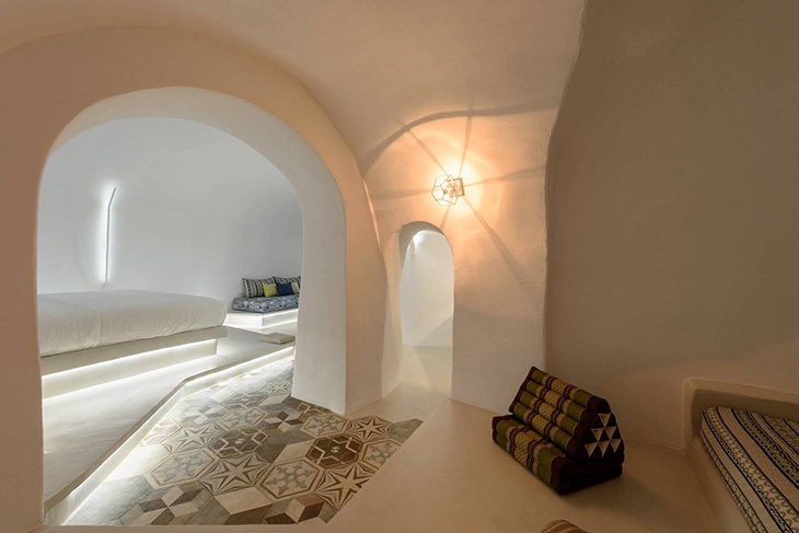 Archisearch SOLSTICE LUXURY SUITES IN OIA, SANTORINI / DIMITRA RAFA