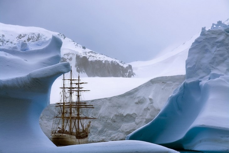 Archisearch - RENÉ KOSTER CAPTURES THE ROUGH BEAUTY OF ANTARCTICA