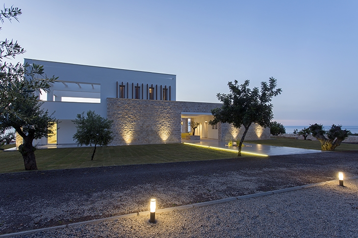 Archisearch - Residence in Messinia / MGXM Architects / Photography by Panagiotis Voumvakis