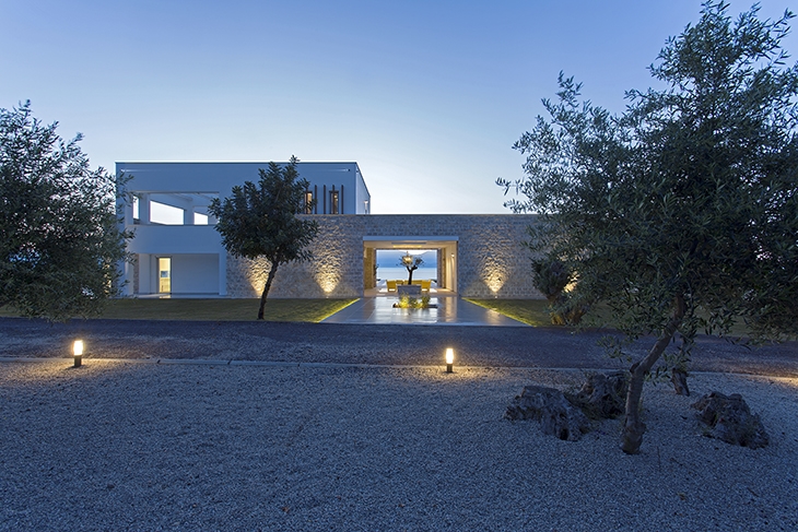 Archisearch - Residence in Messinia / MGXM Architects / Photography by Panagiotis Voumvakis